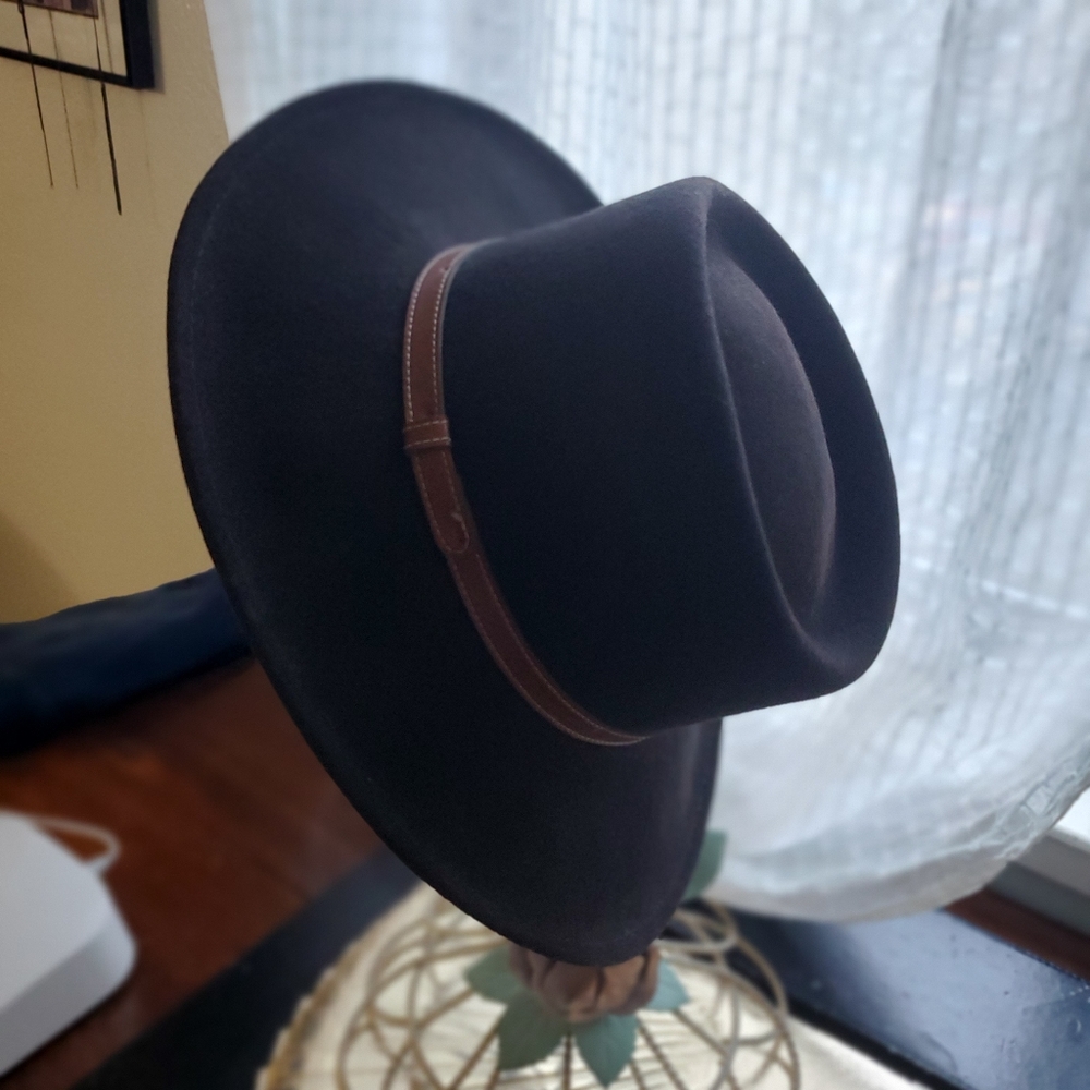 Unisex Classic Black Wool Hat with leather Brown Band - Picture 6 of 14
